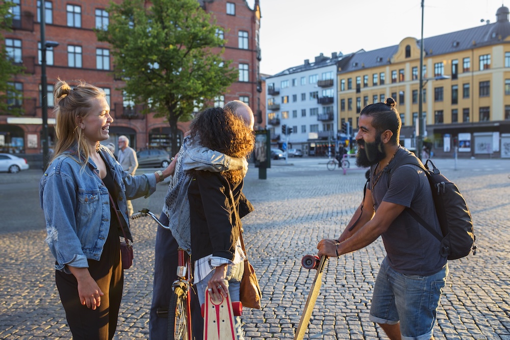 Har du släkt eller vänner som vill besöka Sverige?