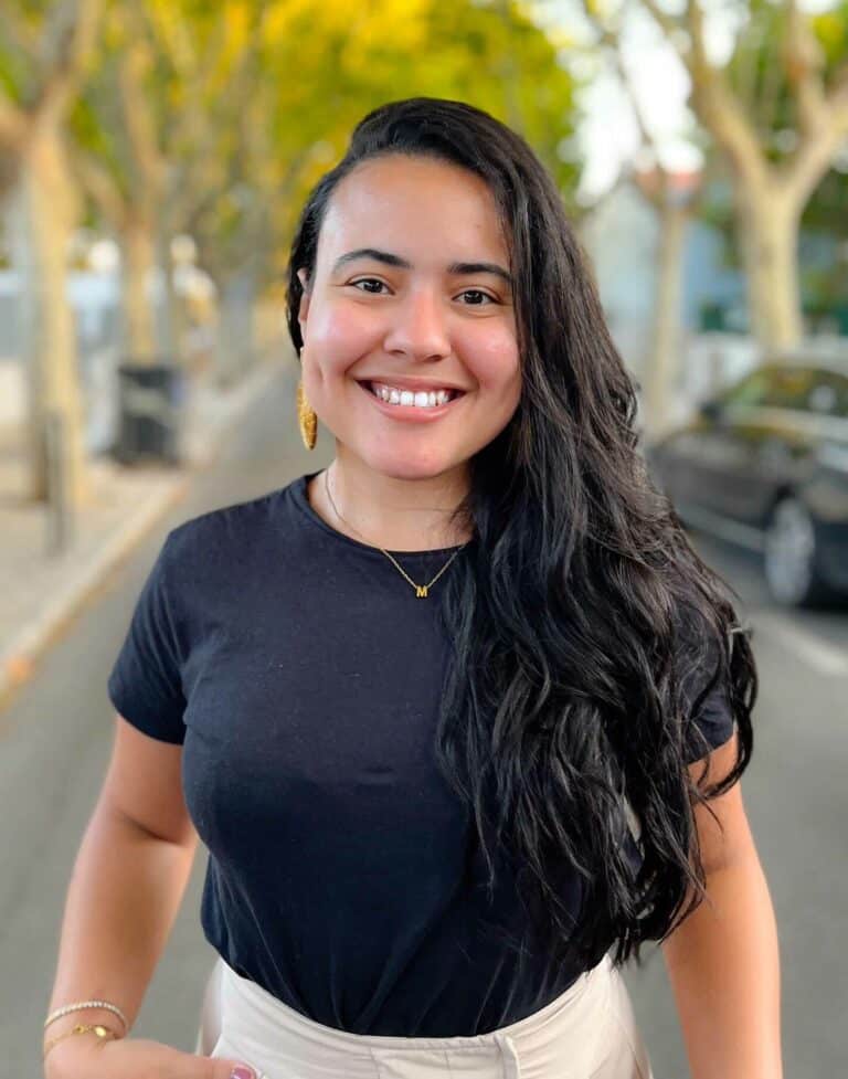 Mirella Nunes Siqueira