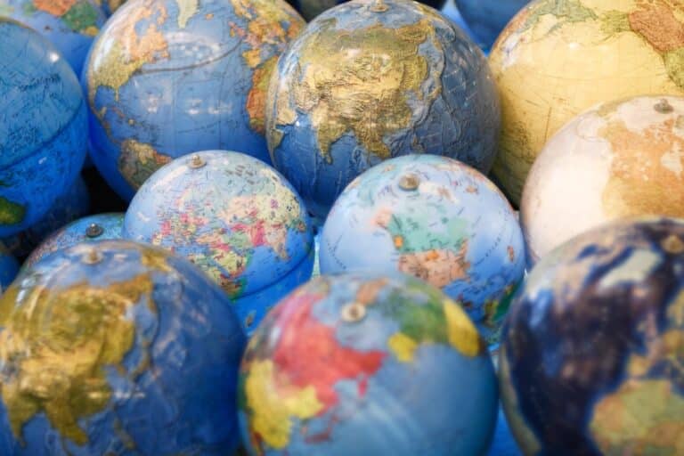 Så många fick uppehållstillstånd i Sverige 2023