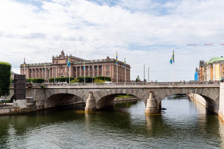 Nytt förslag om att återkalla permanent uppehållstillstånd